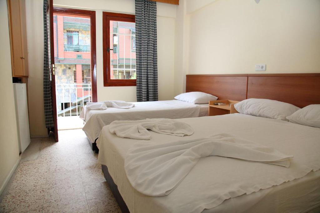 Tug Hotel Kusadasi Luaran gambar
